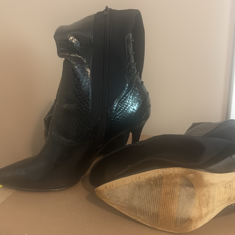 Over the knee boots - Picture 3 of 5